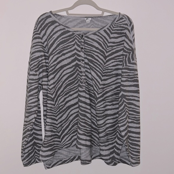 Aerie Waffle Knit Long Sleeve Henley Top Zebra Print - Picture 2 of 5